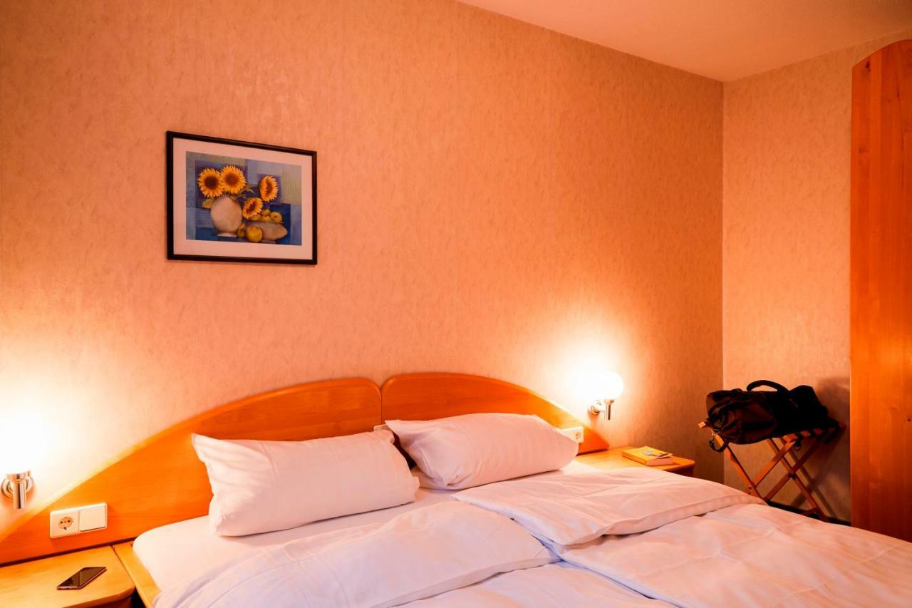 Hotel Arauka Bad Soden-Salmunster Bagian luar foto